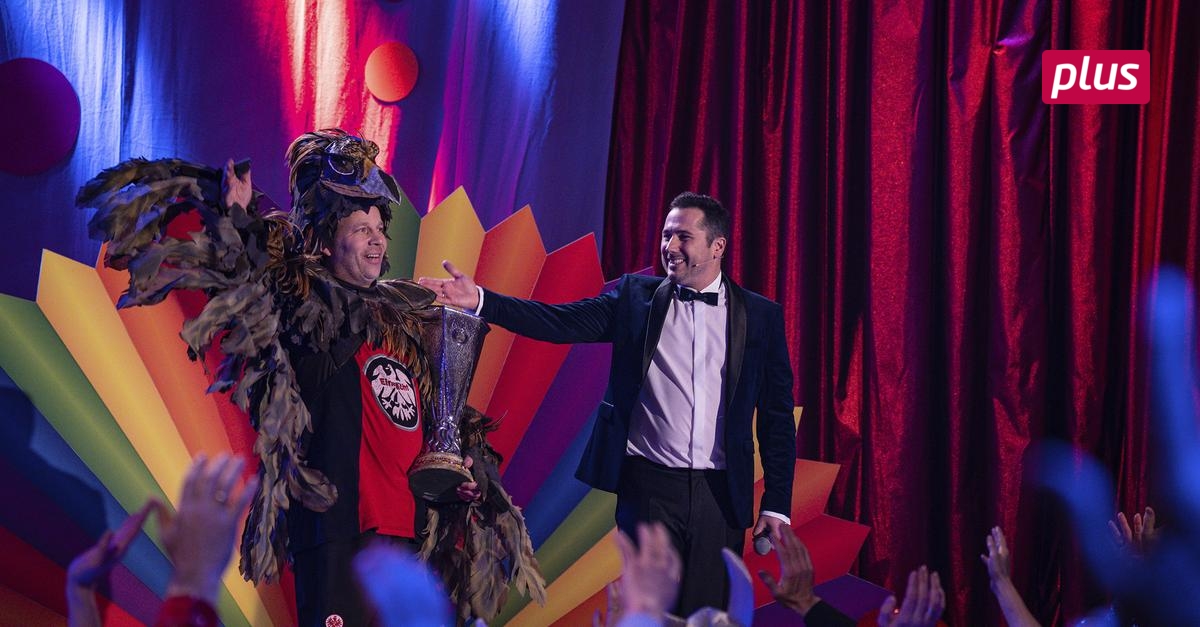 EintrachtAdler „Attila“ macht das Protokoll