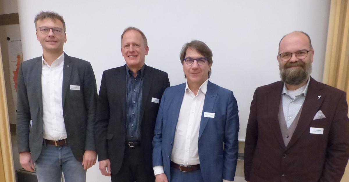 Professor-setzt-sich-f-r-Miteinander-der-Generationen-ein