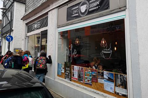 Seine Tage sind gezählt: Das Café "zwoSIEBEN" im Herborner Sandweg schließt.  Archivfoto: Walter Lutz 