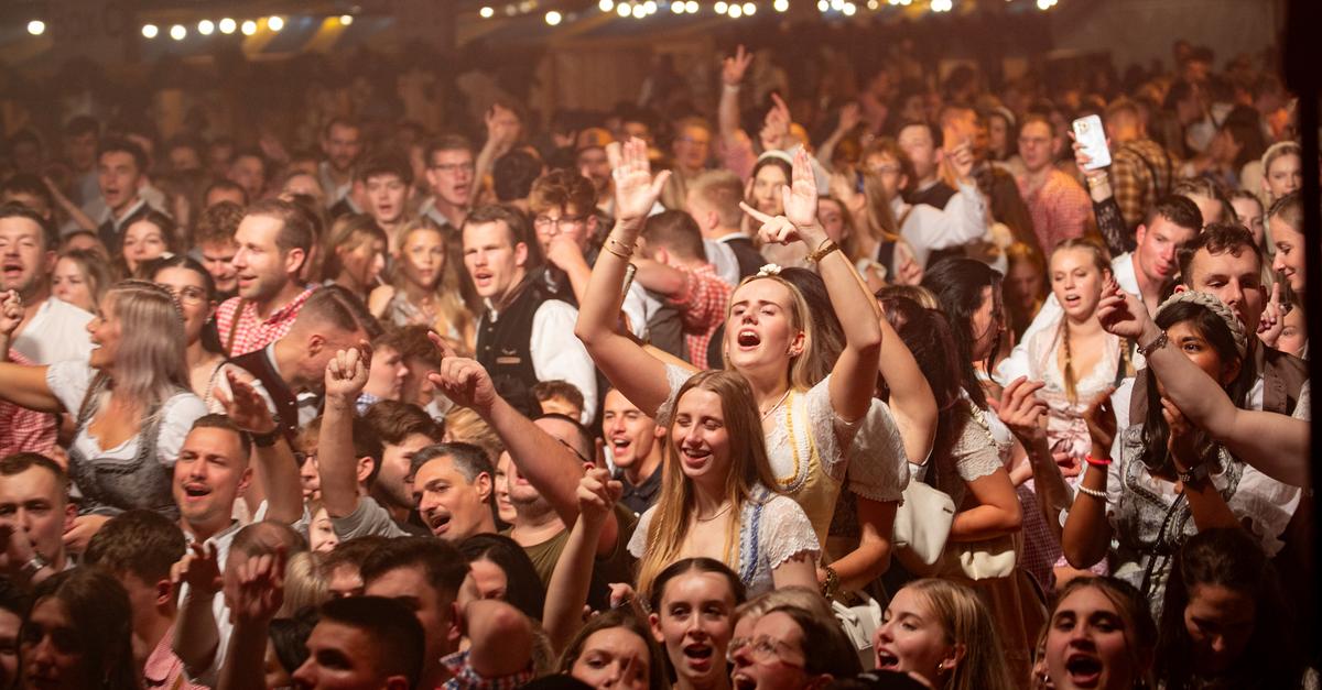 Tausende-feiern-beim-Herborner-Oktoberfest