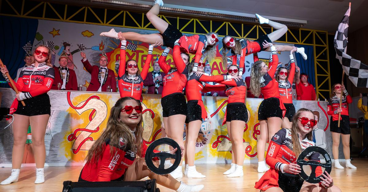 Karneval-im-alten-Dillkreis-Die-Narren-erobern-die-B-hnen