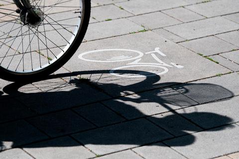 Radverkehr ist einer der Schwerpunkte, um die es in einem Verkehrswegekonzept für Herborn gehen soll. Foto: Swen Pförtner/dpa 