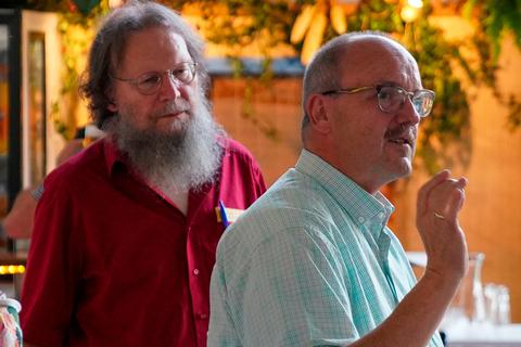 Ronald Lommel (links) und Hans-Dieter Wieden stellen die Initiative "Wir für Herborn" vor.  Foto: Andreas Schumann 