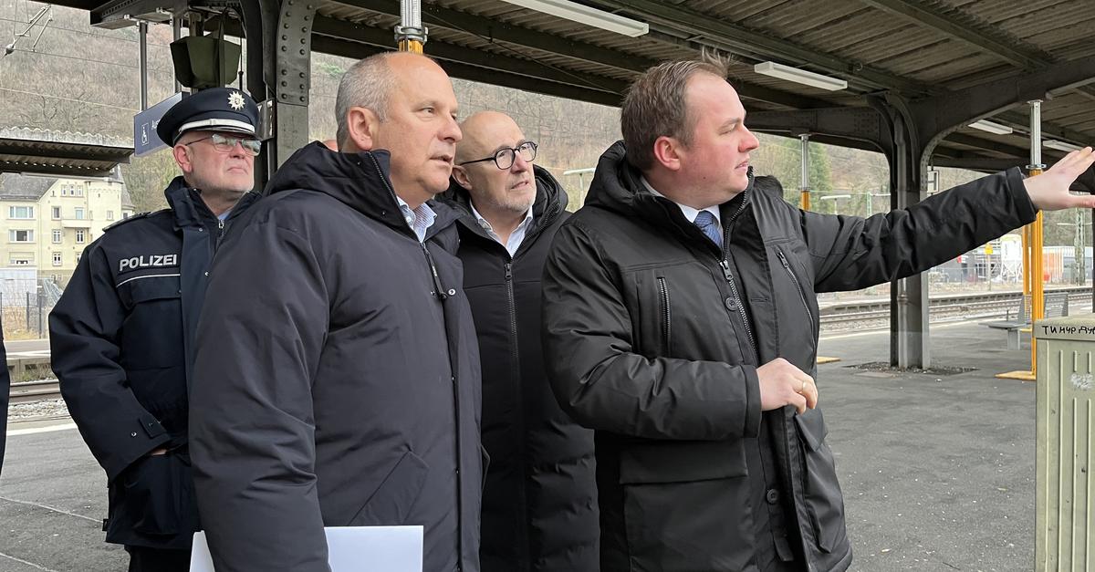 Herborn-erh-lt-123-000-Euro-f-r-Video-berwachung-am-Bahnhof