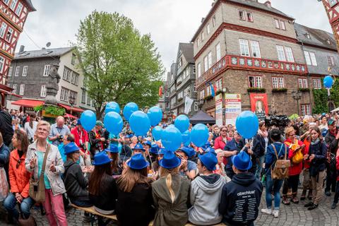 Menschen aller Nationalitäten zur Teilnahme am Herborner Stadtleben - wie hier zum Hessentag 2016 - zu animieren, das will die Integrationskommission erreichen. Archivfoto: Frank Rumpenhorst/dpa 