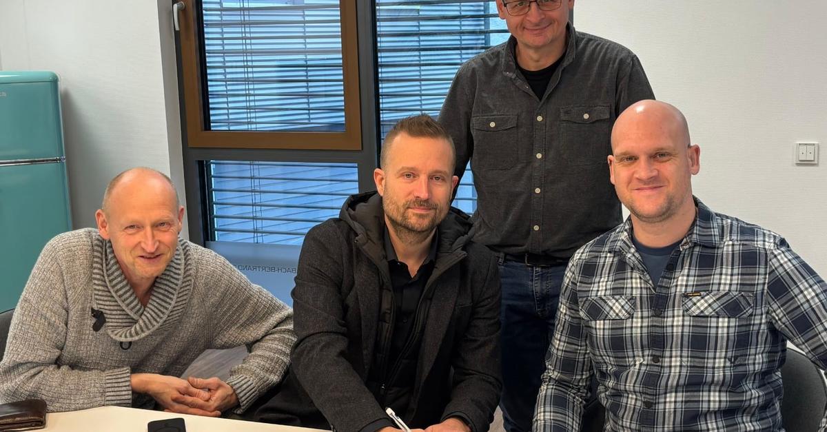 -Hand-Ohr-plant-Campus-f-r-Geh-rlose-in-Herborn