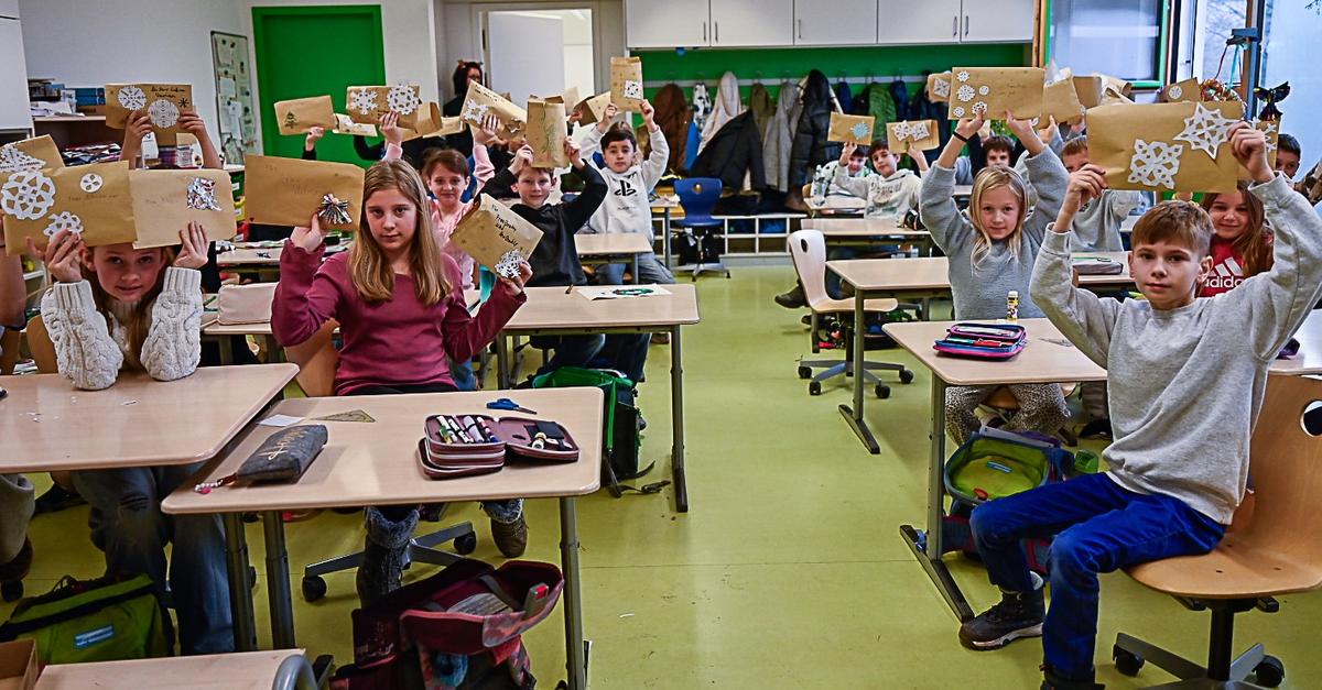 weihnachtspost-grundsch-ler-schenken-senioren-freude