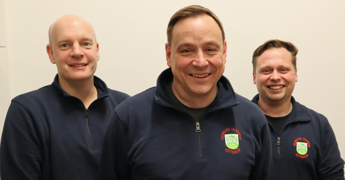 Oliver Senft neuer Wehrführer: Führungstrio der Feuerwehr Hüttenberg ...