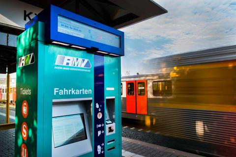 Der Rhein-Main-Verkehrsverbund hält nichts vom Plan der Gemeinde Lahnau, ihren Bürgern kostenlosen Nahverkehr anzubieten. Foto: Andreas Arnold/dpa 