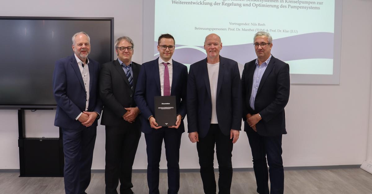 Studium-Plus-Praxis-und-Wissenschaft-langfristig-verbinden