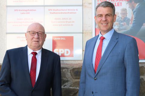 SPD-Politiker Wolfgang Schuster (links) hat seinen Rückzug aus der Politik angekündigt, die Sozialdemokraten wollen deshalb zur Landratswahl kommendes Jahr mit Frank Inderthal (rechts) als Kandidat antreten. 