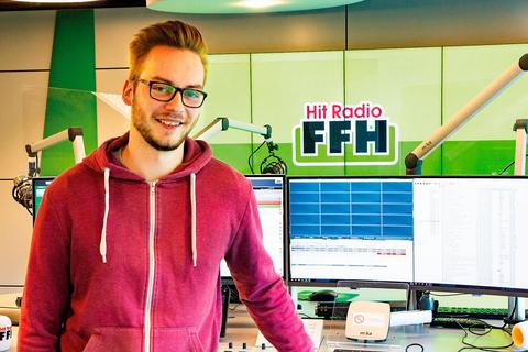 Er hat das "Hit-Quiz" für den Radiosender FFH programmiert - nach barriefreien Maßstäben: Maxime Lehr aus Eisemroth. Foto: Hitradio FFH 