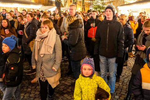 Kein "Winterzauber": Das adventliche Treiben auf dem Dillenburger Wilhelmsplatz - hier ein Bild von 2019 - fällt corona-bedingt nun schon zum zweiten Mal aus. Archivfoto: Katrin Weber 