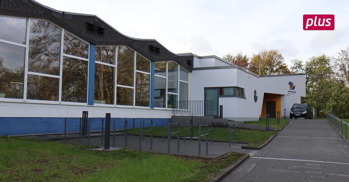 Solms Was geschieht mit dem Hallenbad?