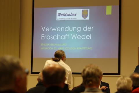Wohin mit den Millionen? In der Bürgerversammlung am Mittwochabend wird über das Erbe des verstorbenen Ehepaars Wedel aus Weiperfelden diskutiert.