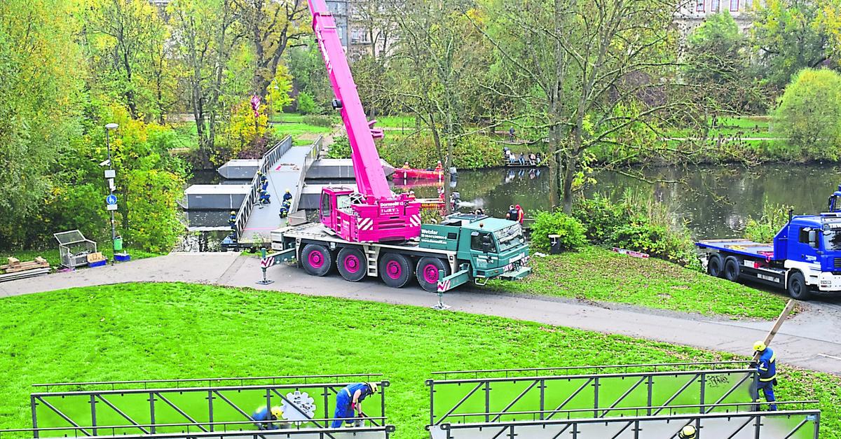 Arno-Riedl-Brücke in Wetzlar ist eingelagert