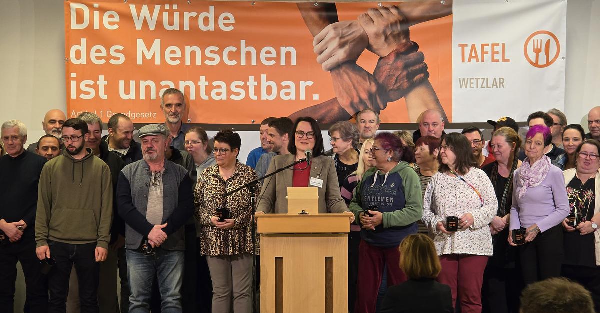 tafel-jubil-um-in-wetzlar-sind-25-jahre-hilfe-ein-erfolg