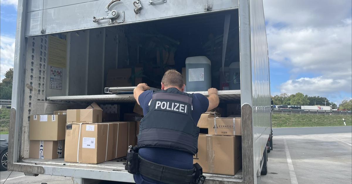 Hazardous goods inspection on the A45: 59 violations discovered in trucks