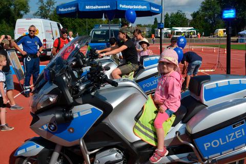Die Motorrad-Staffel der Polizei Hessen ist auch in diesem Jahr wieder bei der Wetzlarer Polizeischau dabei.  Archivfoto: Lothar Rühl 