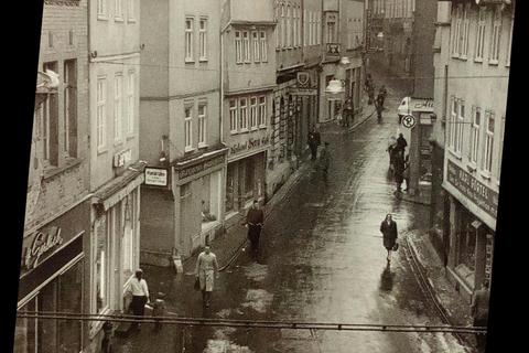 Optisch hat sich die Silhöferstraße kaum verändert. Das alte Foto entstand im Winter 1962 ... Foto: Hans-Georg Waldschmidt