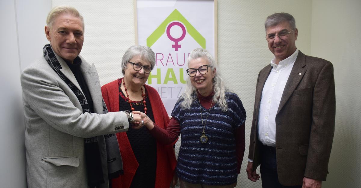 Wie-Dirk-Daniels-und-Rotary-dem-Frauenhaus-in-Wetzlar-helfen