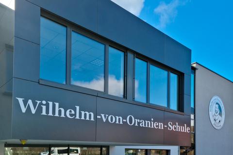 Nicht wie ursprünglich von Landrat Wolfgang Schuster mitgeteilt in Wetzlar, sondern im Dillenburger Gymnasium findet der Vortrag zur Zukunft der Geburtshilfe statt. © VRM-Archiv