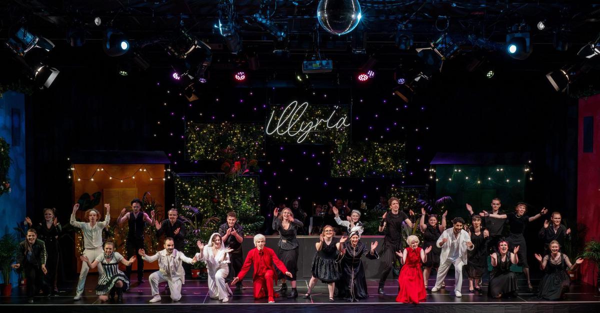 Musicalgruppe-der-Goetheschule-spielt-Was-ihr-wollt-
