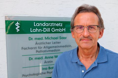 Michael Saar ist bislang Gesellschafter der Landarztnetz GmbH und Hausarzt in Breitscheid. Weil er im kommenden Jahr in den Ruhestand geht, übernimmt der Verein Arztnetz für die Region seine Anteile am Landarztnetz. © Jörgen Linker