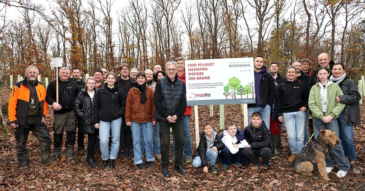 MessePro-pflanzt-f-r-jeden-Messestand-einen-Baum-in-Wetzlar