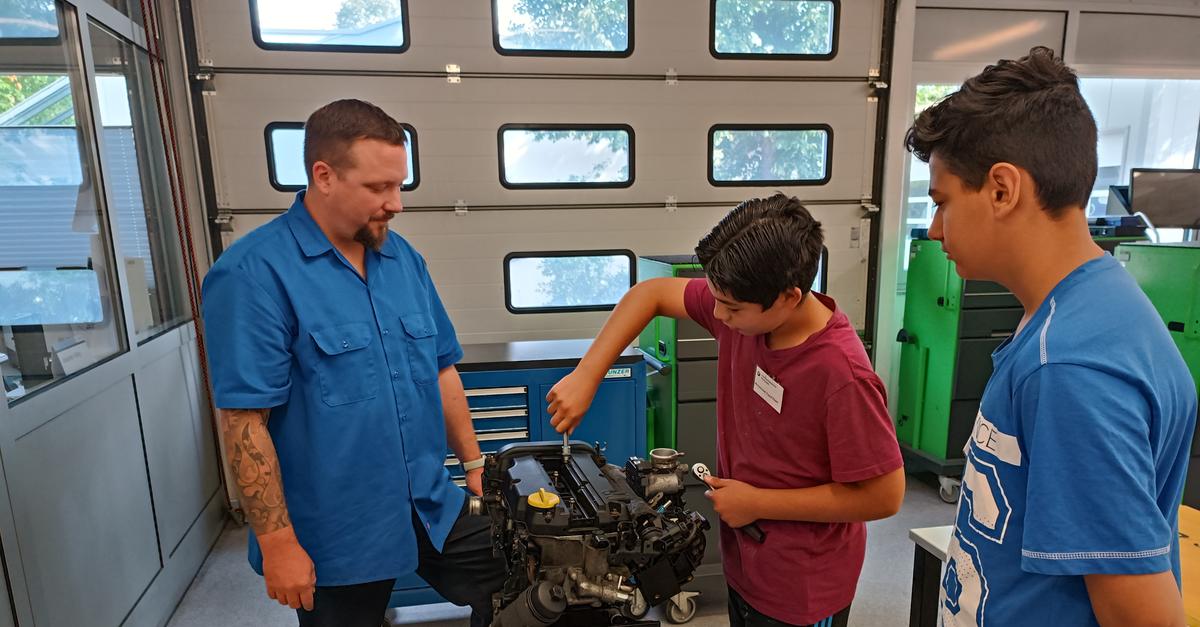 The status of apprenticeships in the Lahn-Dill district