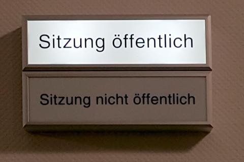 Am Landgericht in Limburg müssen sich sechs Angeklagte wegen bandenmäßigen Betrugs verantworten. Symbolfoto: Kerstin Kaminsky 