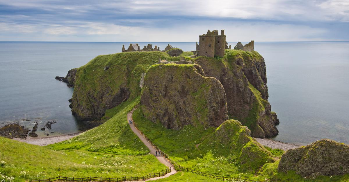 Spectators take in Scotland's wild beauty
