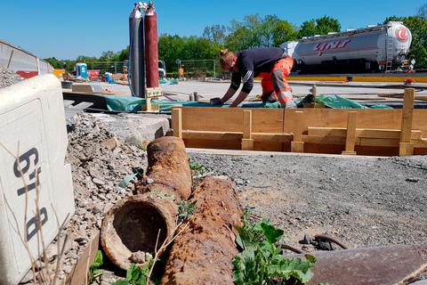 Auf Höhe des Wetzlarer Stadtteils Garbenheim werden aktuell zwei Brückenbauwerke der B 49 saniert. Der Zeitplan kann hier noch eingehalten werden.  Foto: Pascal Reeber 