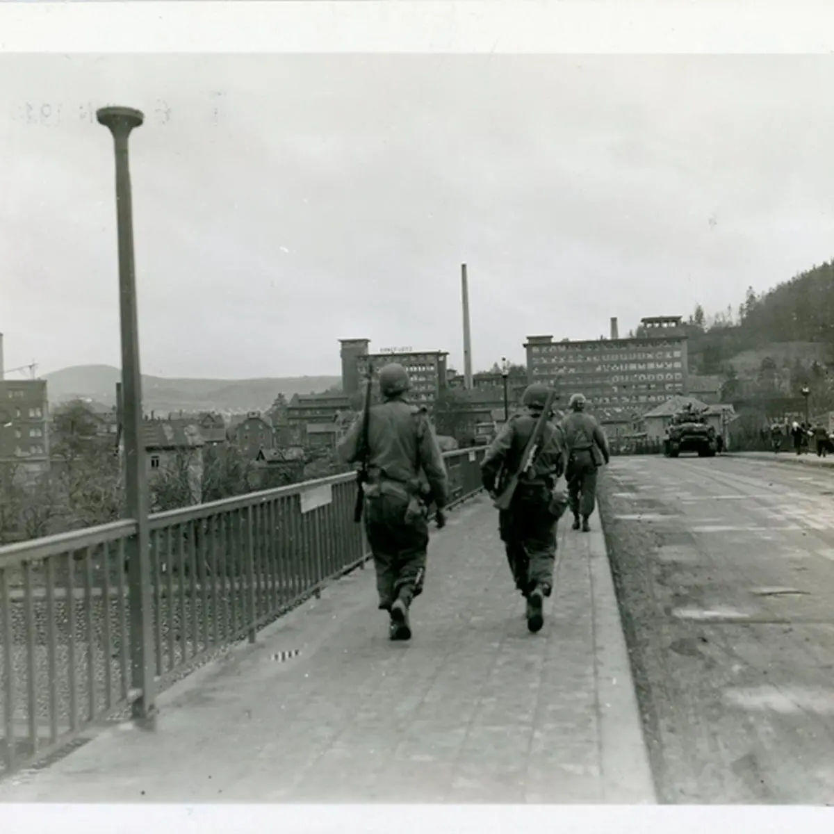 DEUTSCHER ZWEITER WELTKRIEG Foto: Gruppe Kriegsmarine & Wehrmacht Offiziere EUR 11,45 - DE