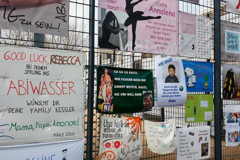 Abitur unter besonderen Umständen. Gute Wünsche begleiten die Schüler vor ihren Prüfungen auch in diesem Jahr. Das gilt beispielsweise auch für die Goetheschule in Wetzlar.  Foto: Malte Glotz 