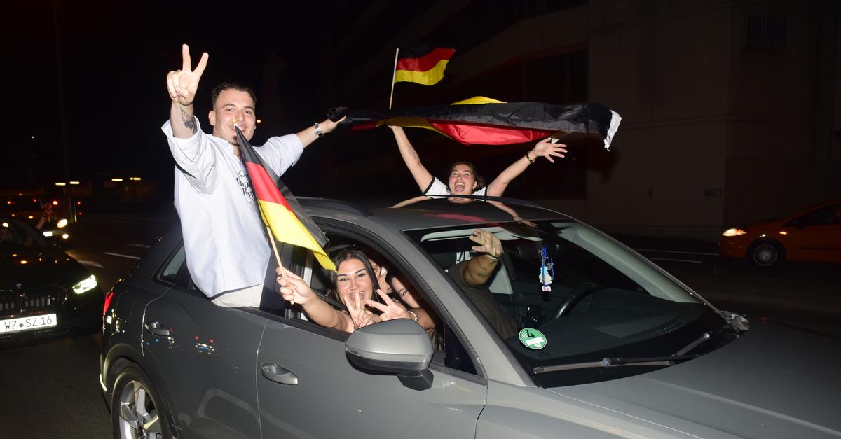 Partystimmung-in-Wetzlar-nach-2-1-Sieg-f-r-Deutschland