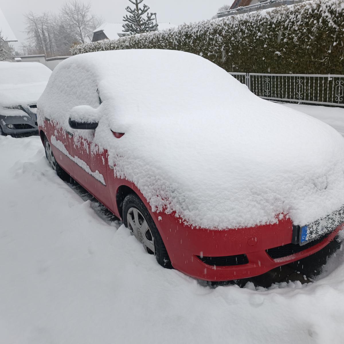 Kontrolle im Lahn-Dill-Kreis: Schnee auf dem Autodach kostet