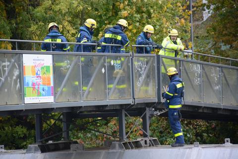 Pontonbrücke in Wetzlar hat ihr Winterquartier bezogen