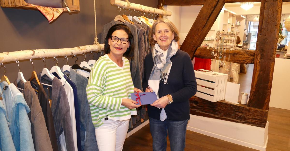 Altstadt-Verein-Wetzlar-vergibt-Gewinne-der-Winter-Aktion