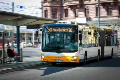 Wird die Stadt die hohen Gewerbesteuer-Einnahmen von Biontech auch dafür einsetzen, den Bus- und Straßenbahnverkehr attraktiver zu machen? Archivfoto: Lukas Görlach 