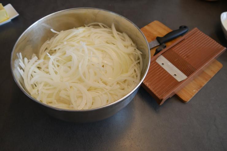 Oma Ute: Goldener Zwiebelkuchen zum goldenen Herbst