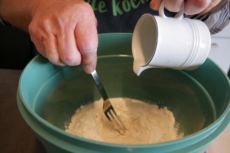 Oma Ute: Goldener Zwiebelkuchen zum goldenen Herbst