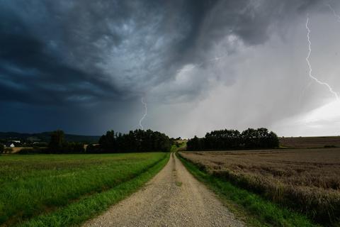 In Rheinland-Pfalz und Hessen kann es vereinzelt Gewitter und Sturmböen geben. Foto: dpa