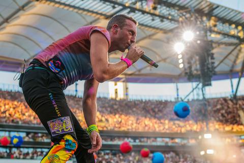 Die Rockgruppe Coldplay hat ihr erstes Konzert der "Music Of The Spheres World Tour in Deutschland gegeben.