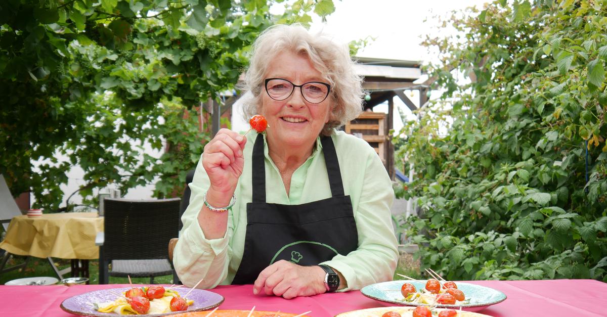 Oma Ute: Karamellisierte Tomaten auf Zucchini-Carpaccio