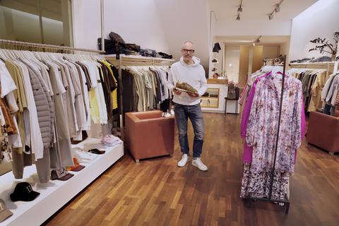 Arndt Jahraus hat in der Pandemie die dritte Filiale seines Modehauses “P2” in Darmstadt eröffnet. Foto: Andreas Kelm 