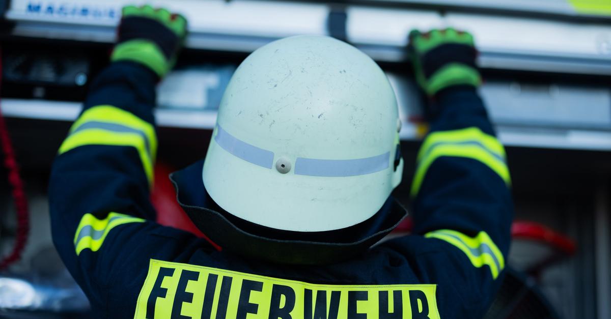Brand-eines-Einfamilienhauses-zwei-Bewohner-verletzt