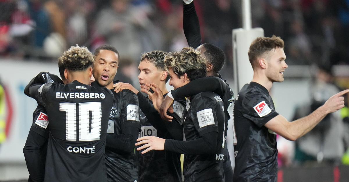 Rote-Karte-und-Drama-Elversberg-siegt-beim-FCK