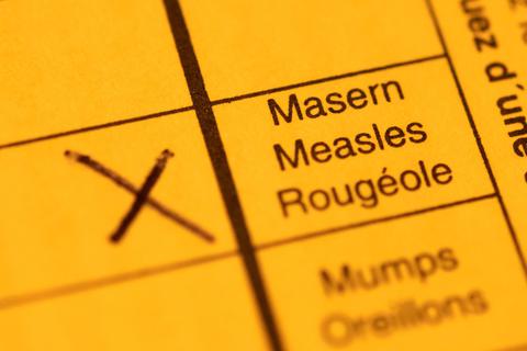Schüler müssen zwei Masernimpfungen nachweisen. © Tom Weller/dpa