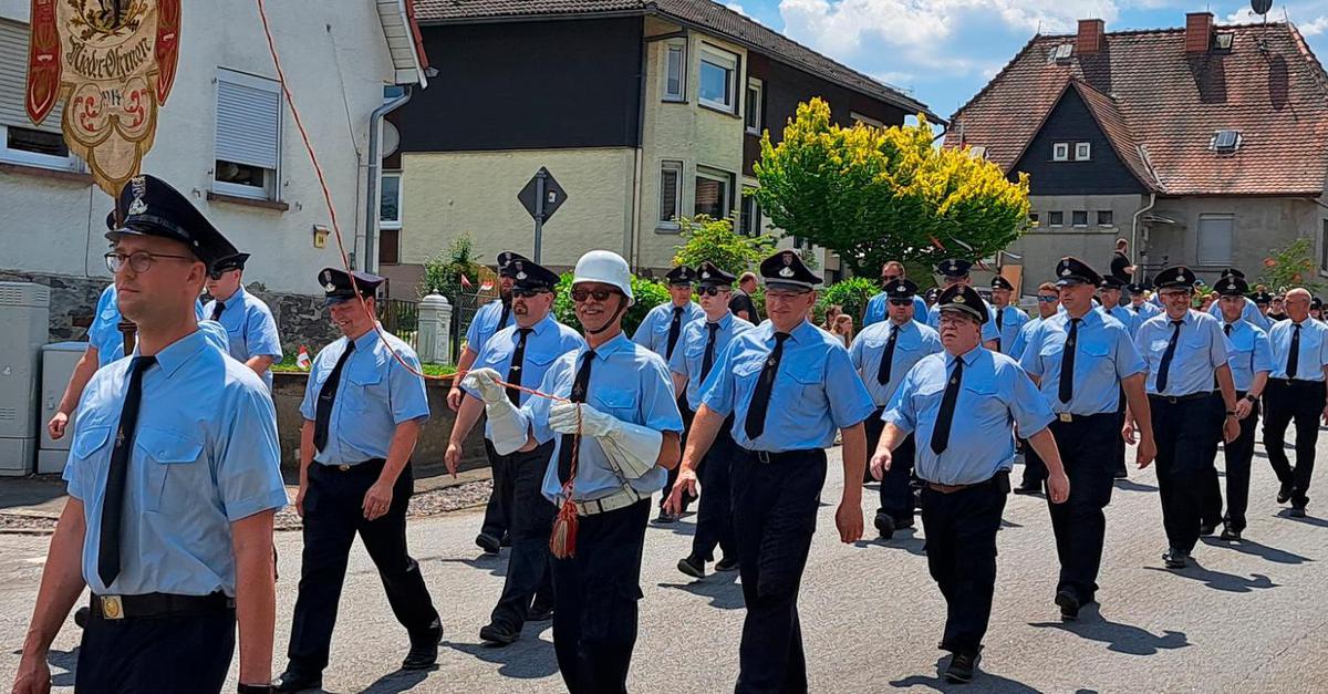 Viele Uniformen Und Ein Tandem In Nieder-Ohmen